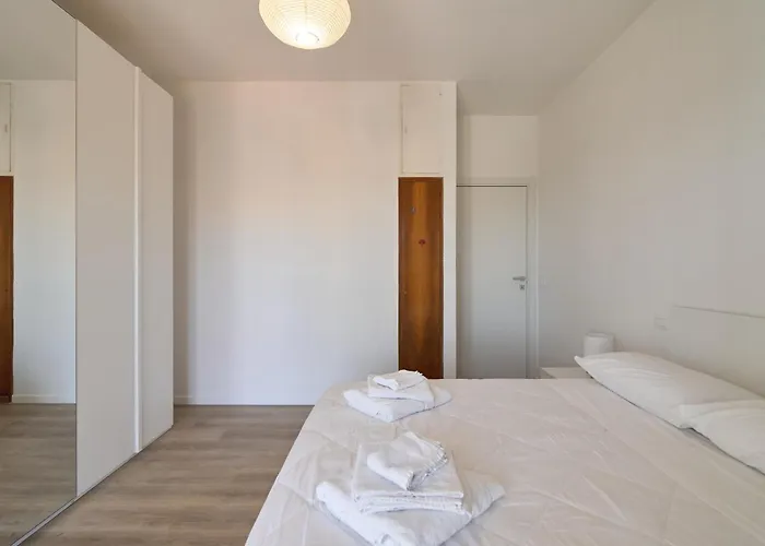 Am 5 - Penthouse With View And Parking